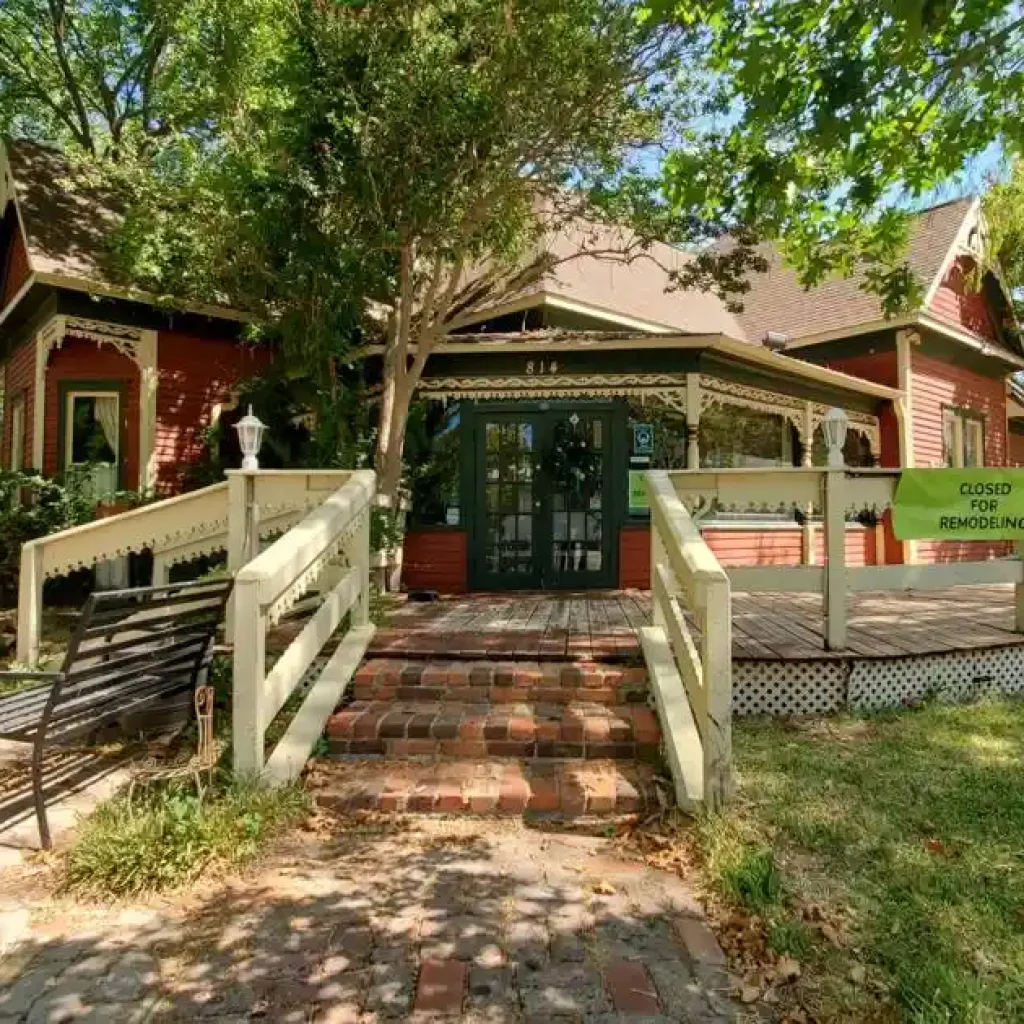 19 Haunted Places in Texas You Should Add To Your Bucket List 17 Catfish Plantation – Waxahachie, TX