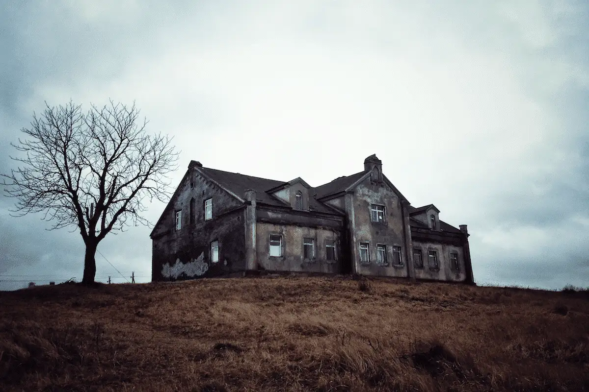 19 Haunted Places in Texas You Should Add To Your Bucket List