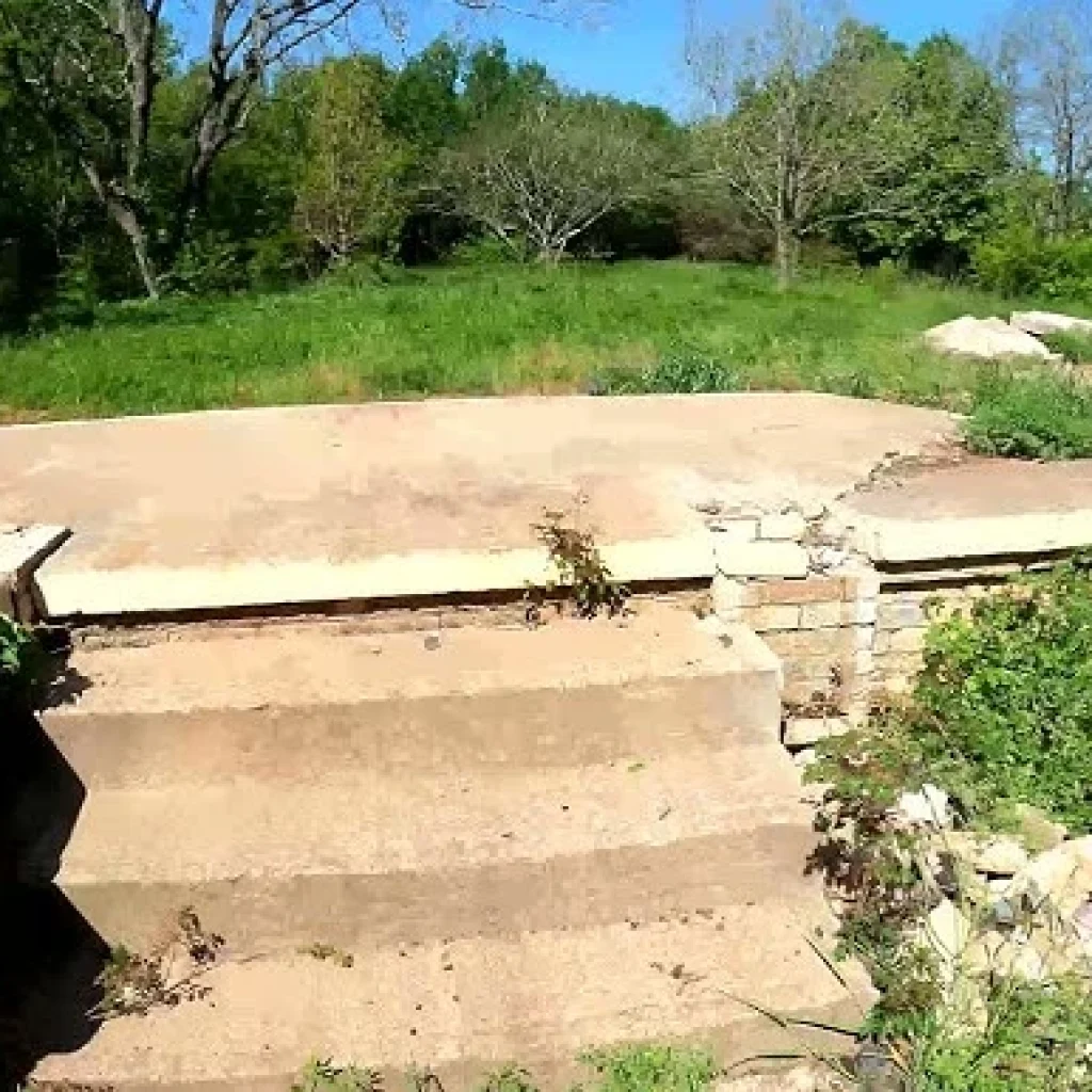 19 Haunted Places in Texas You Should Add To Your Bucket List 16 Monkey Bridge/ Fuller Park – Athens, TX