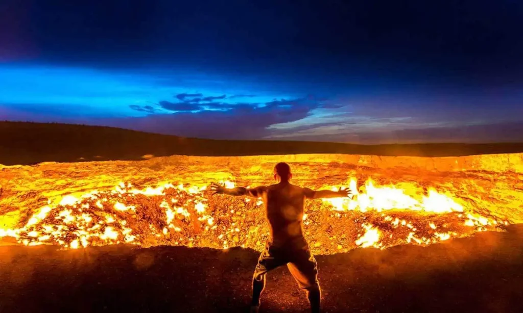 20 Mind-Blowing Places on Earth That Don't Feel Real 19 Gate of Hell Turkmenistan