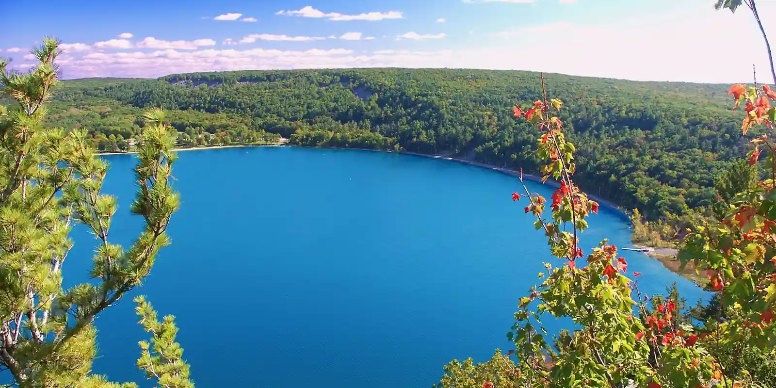 10 Captivating Places to Visit in Wisconsin That Will Leave You in Awe 1 Devil's Lake State Park