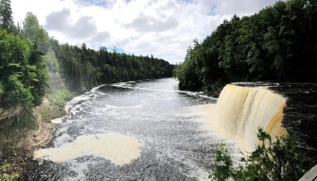 Tahquamenon Falls State Park