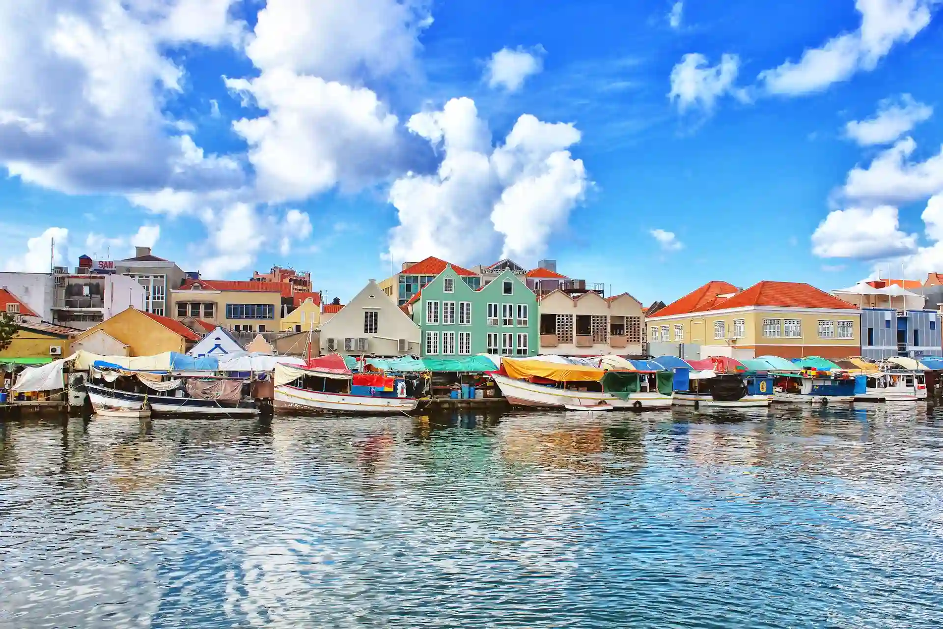 12 Stunning Beaches for New Year's Eve Celebrations 5 Curacao picture with boats and houses