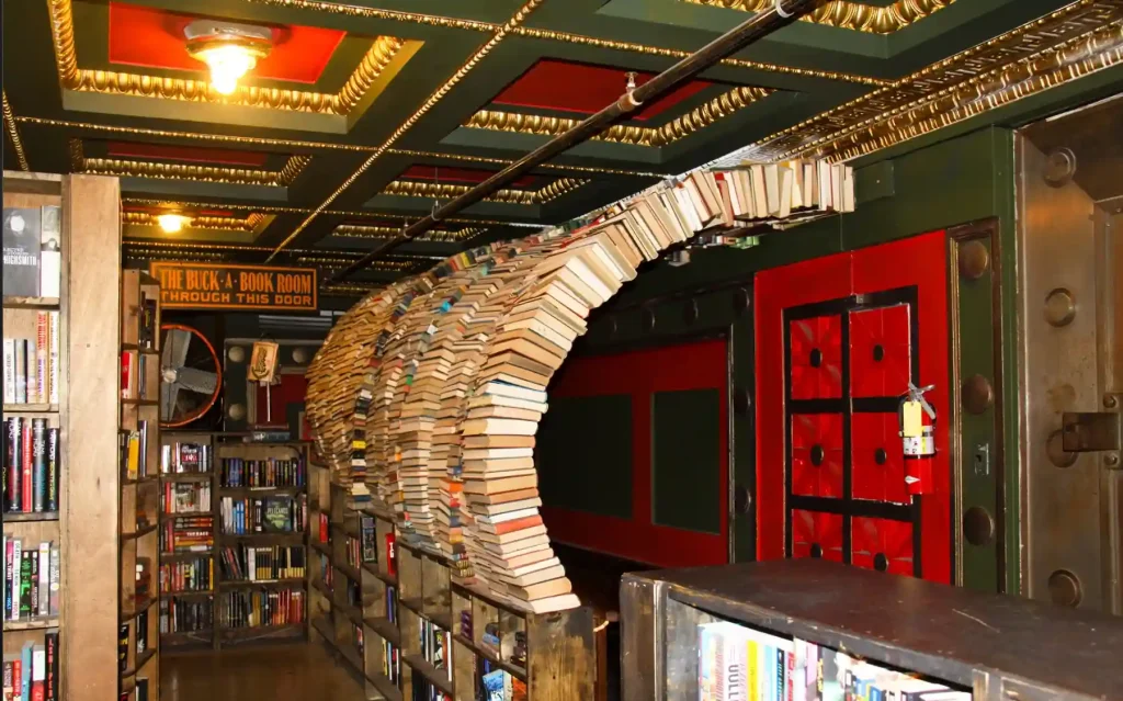 Top 10 Once in A Lifetime Things to Do in Los Angeles 5 The Last Bookstore