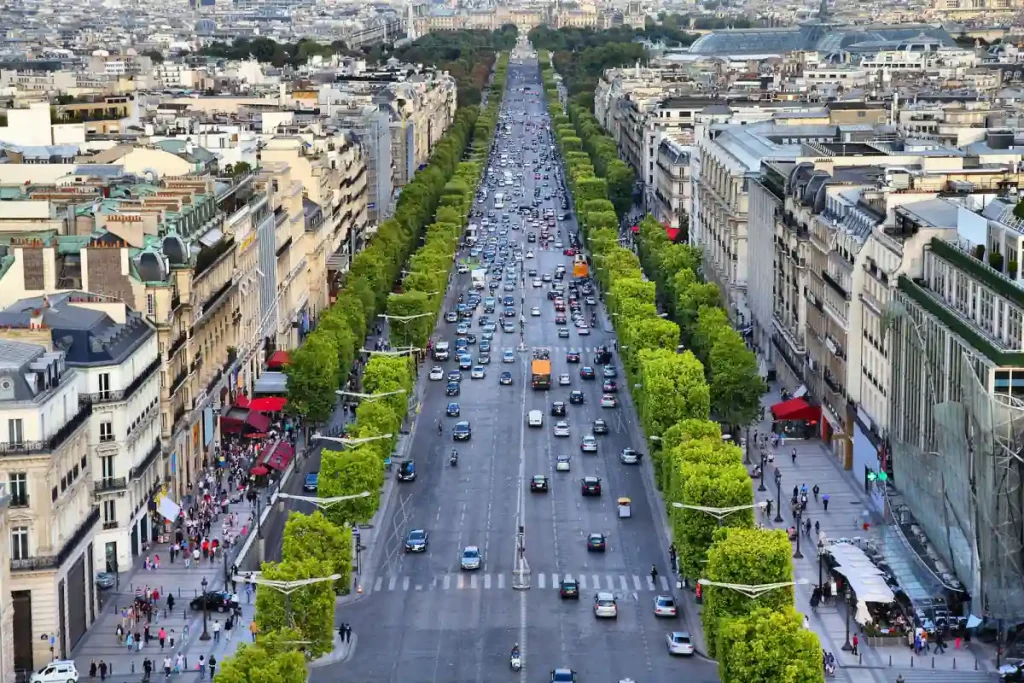 12 Fun Things to Do in Paris for Young Adults Like A Local 11 Champs-Élysées
