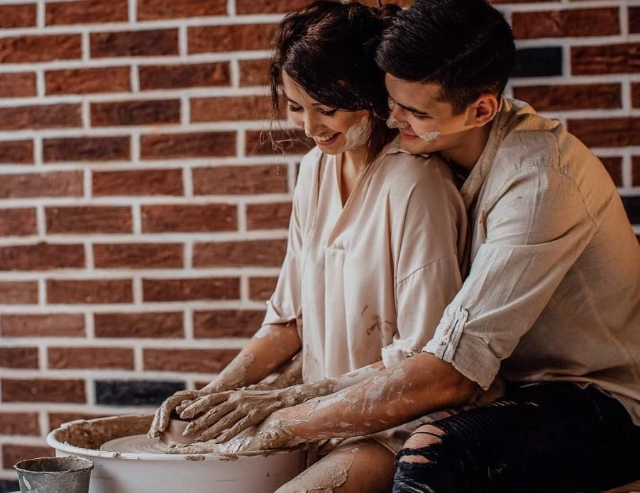 10 Fun & Romantic Date Ideas in Albany That Will Impress Your Partner 4 Couples Pottery