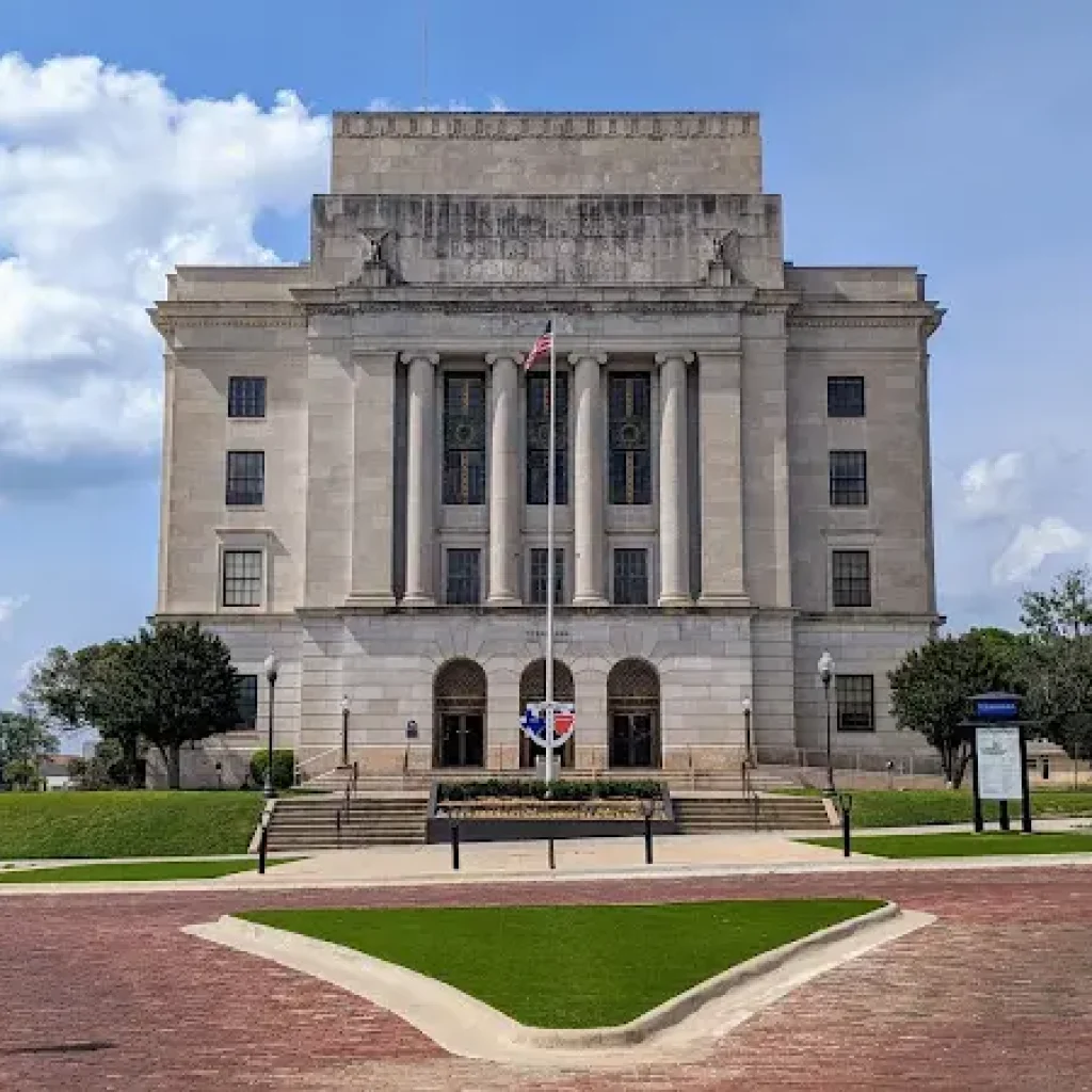 10 Fun and Unique Things to Do in Texarkana 1 State Line Post Office Federal Building