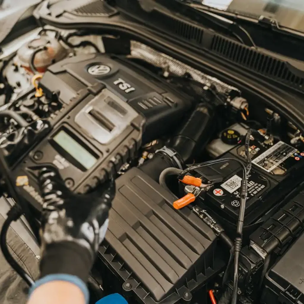 18 Packing Tips for Road Trips in the Winter for Stress-Free Trip 11 Car Battery Health