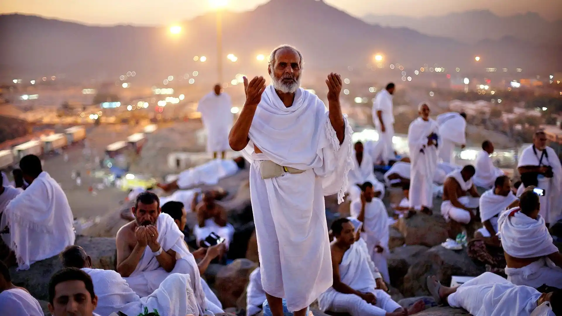 What Are the Major Differences Between Umrah and Hajj?