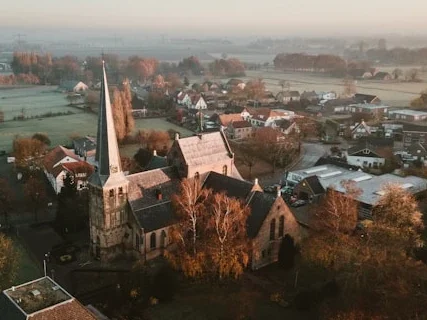 Why do Small Rural Towns Become Tourist Traps? Latest Guide 1 Groessen Nederland edited