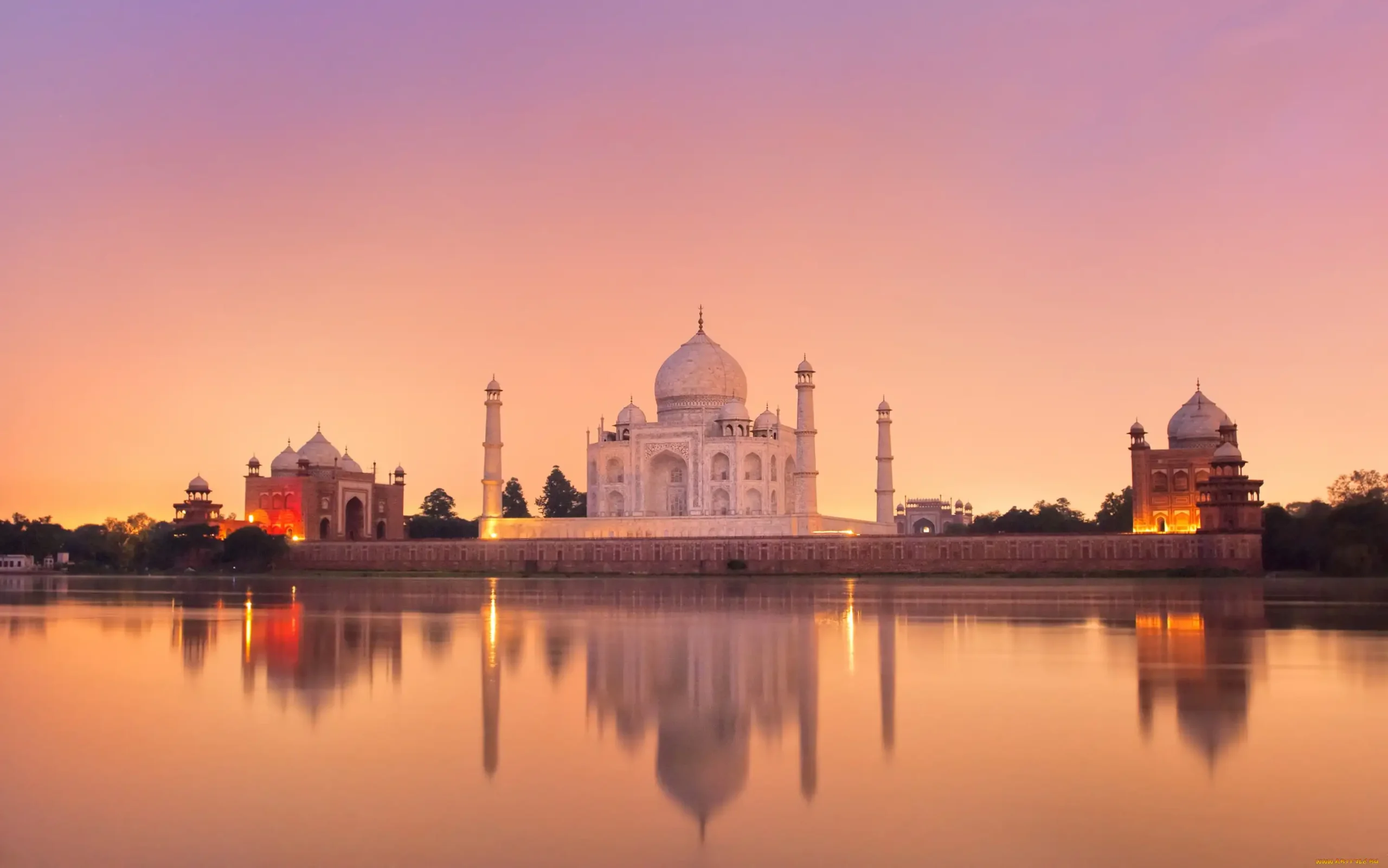 Taj Mahal India scaled