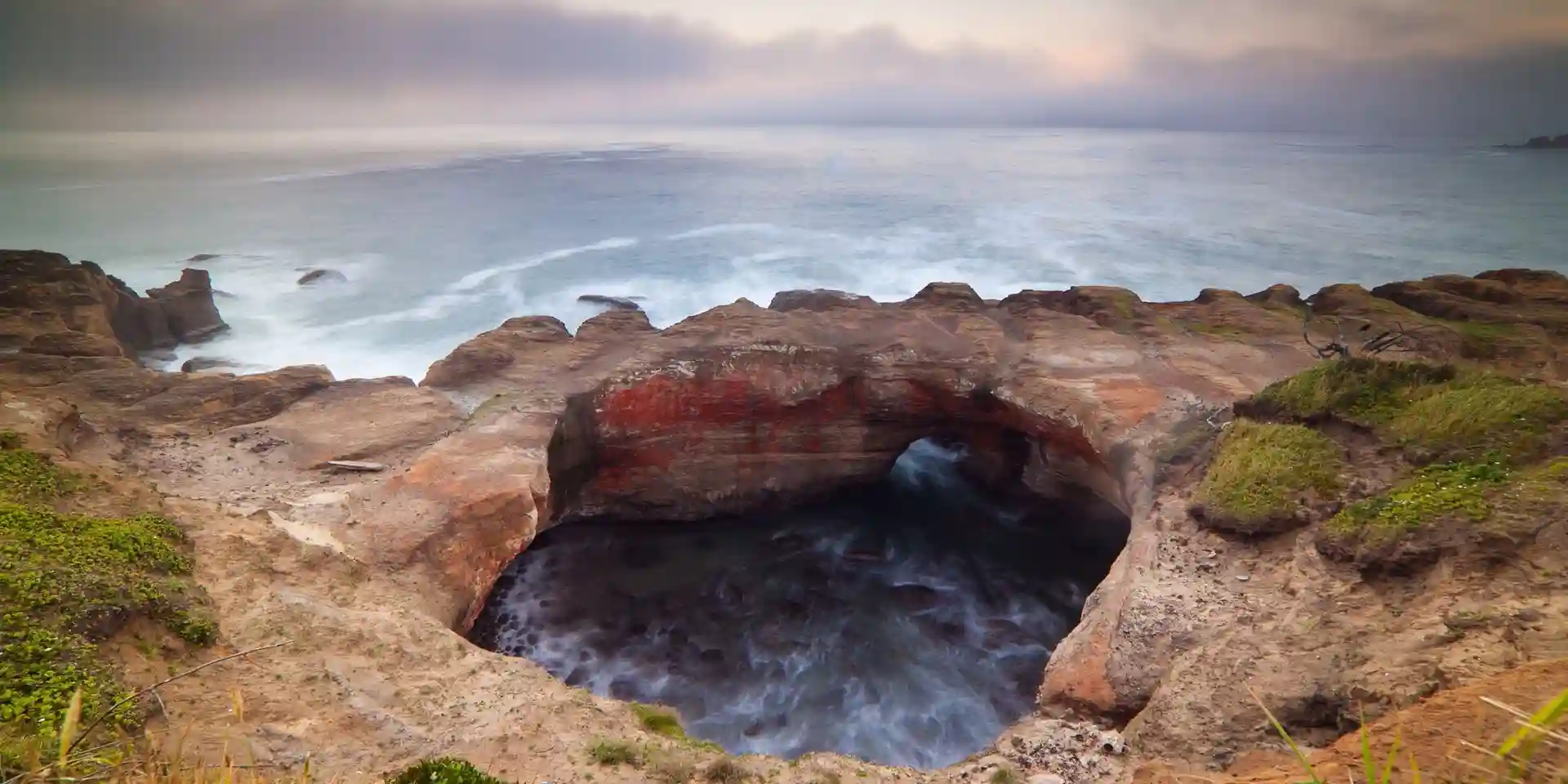 Devils Punchbowl State Natural Area