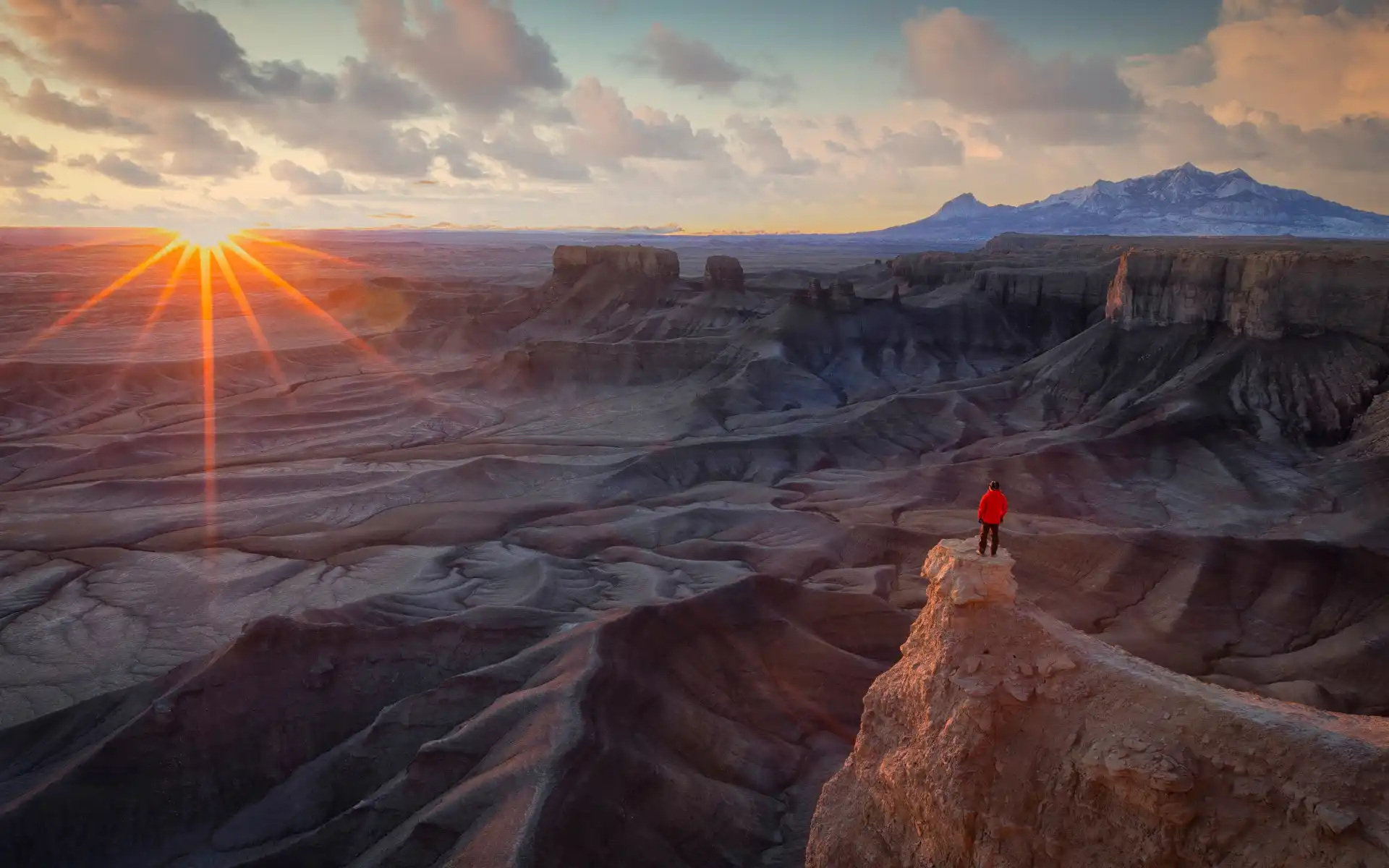 Moonscape Overlook Utah: Must-Read Detailed Itinerary Guide 1 Moonscape Overlook Utah