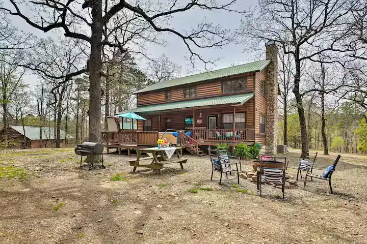 12 Best Places to Visit in August in USA Before Summer Ends 8 Beavers Bend Resort Park