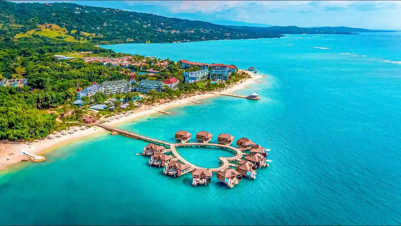 10 Best Caribbean Islands to Visit for Couples on a Budget 2 Jamaica