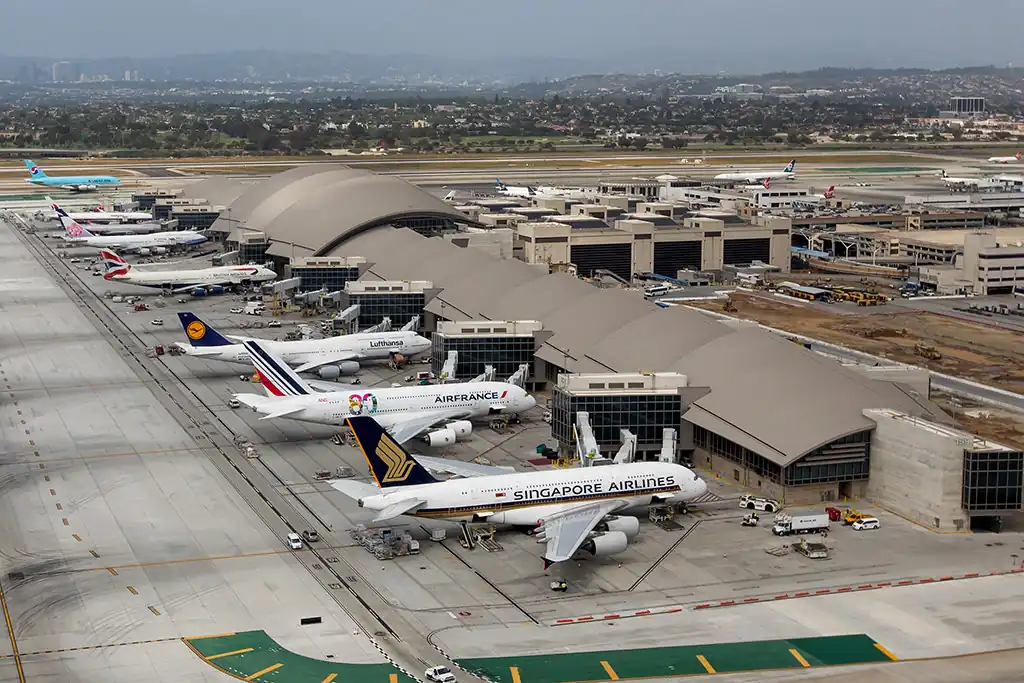Los Angeles International Airport LAX to Tokyo Haneda Airport