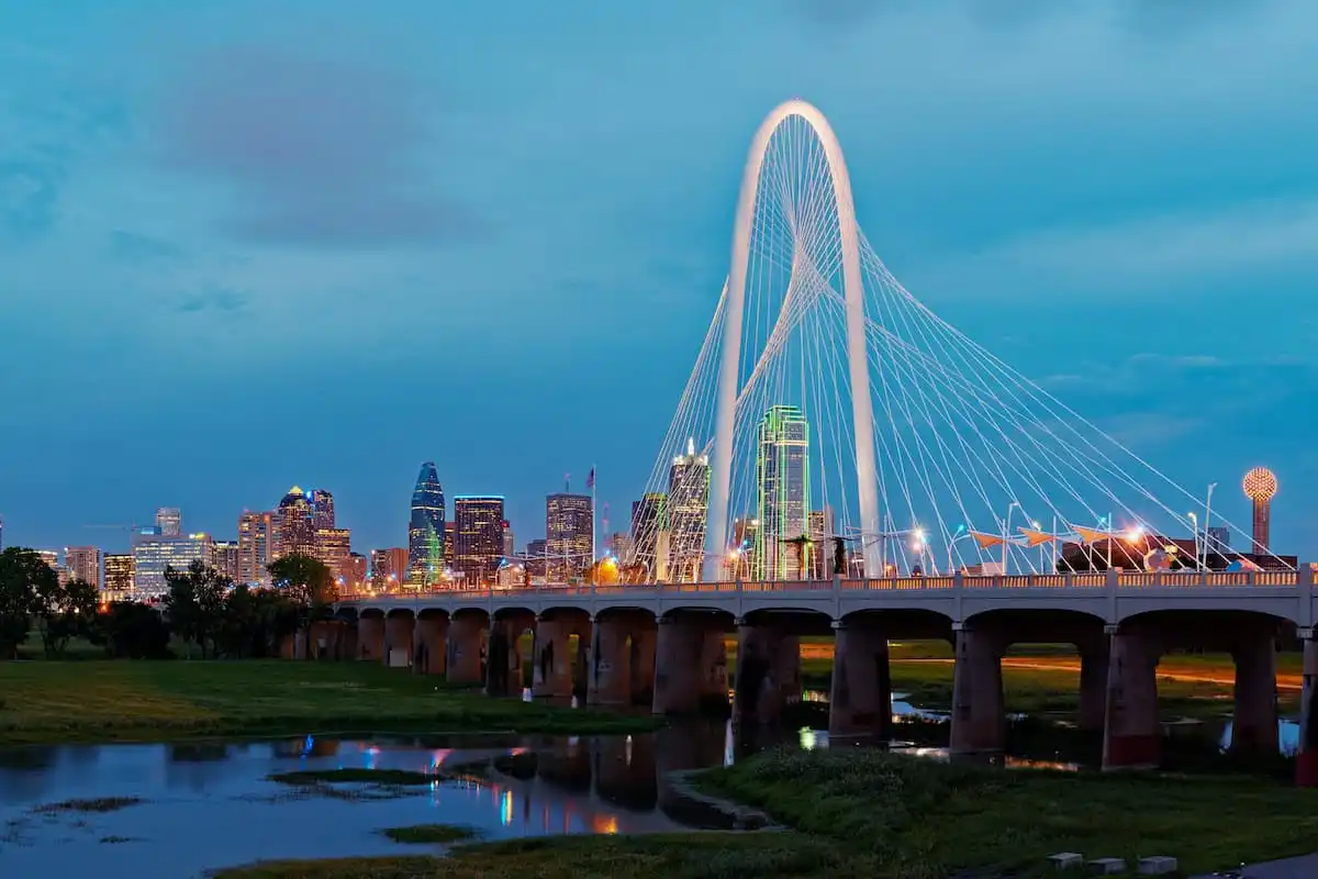 Trinity Overlook Park – Panoramic Views of Dallas Skyline