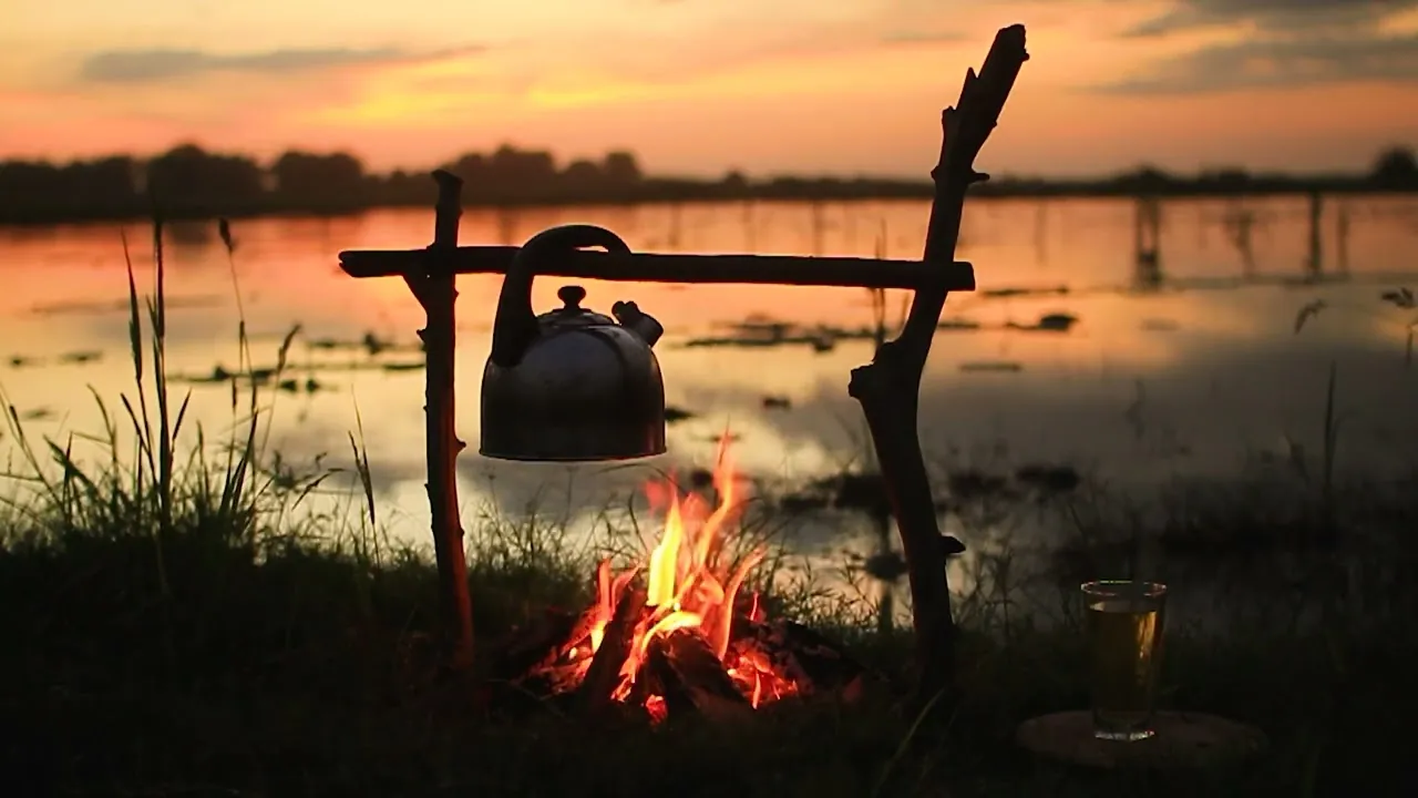 How to Find Solo Travellers at Music Festivals Easily? 3 Campsites Morning Coffee Late Night Fires