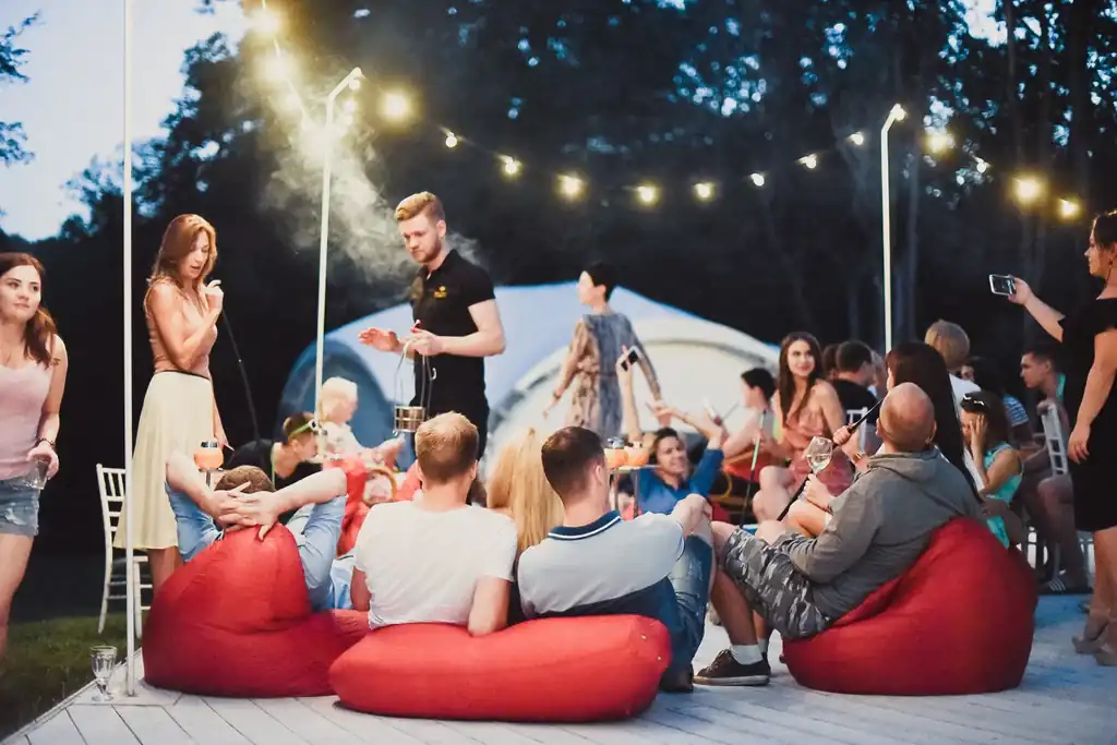 How to Find Solo Travellers at Music Festivals Easily? 7 Festival VIP Areas Chill Zones