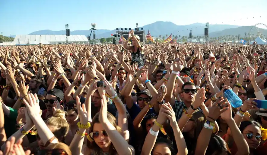 How to Find Solo Travellers at Music Festivals Easily? 11 Safety Considerations for Solo Travellers