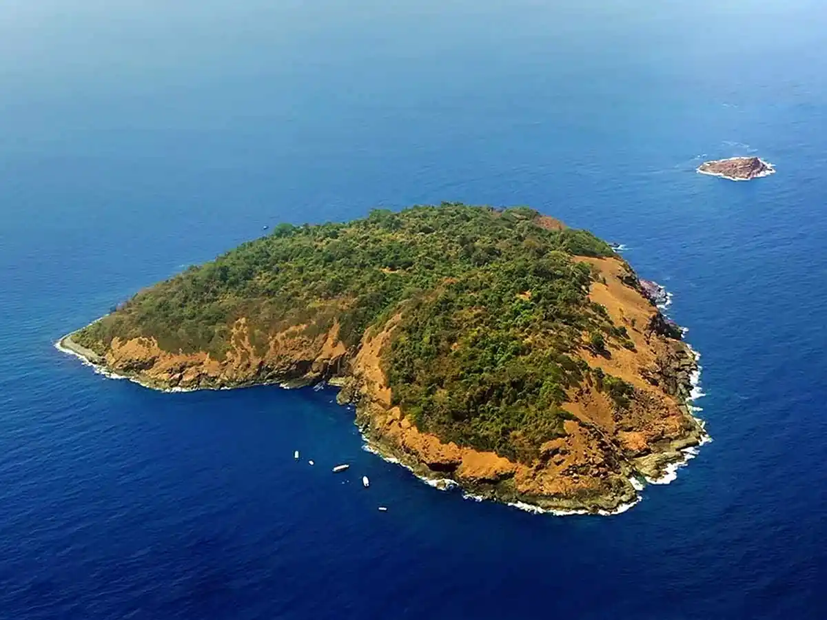 6 Remote Heart Shaped Islands for Your Next Romantic Escape 6 Netrani Island — India