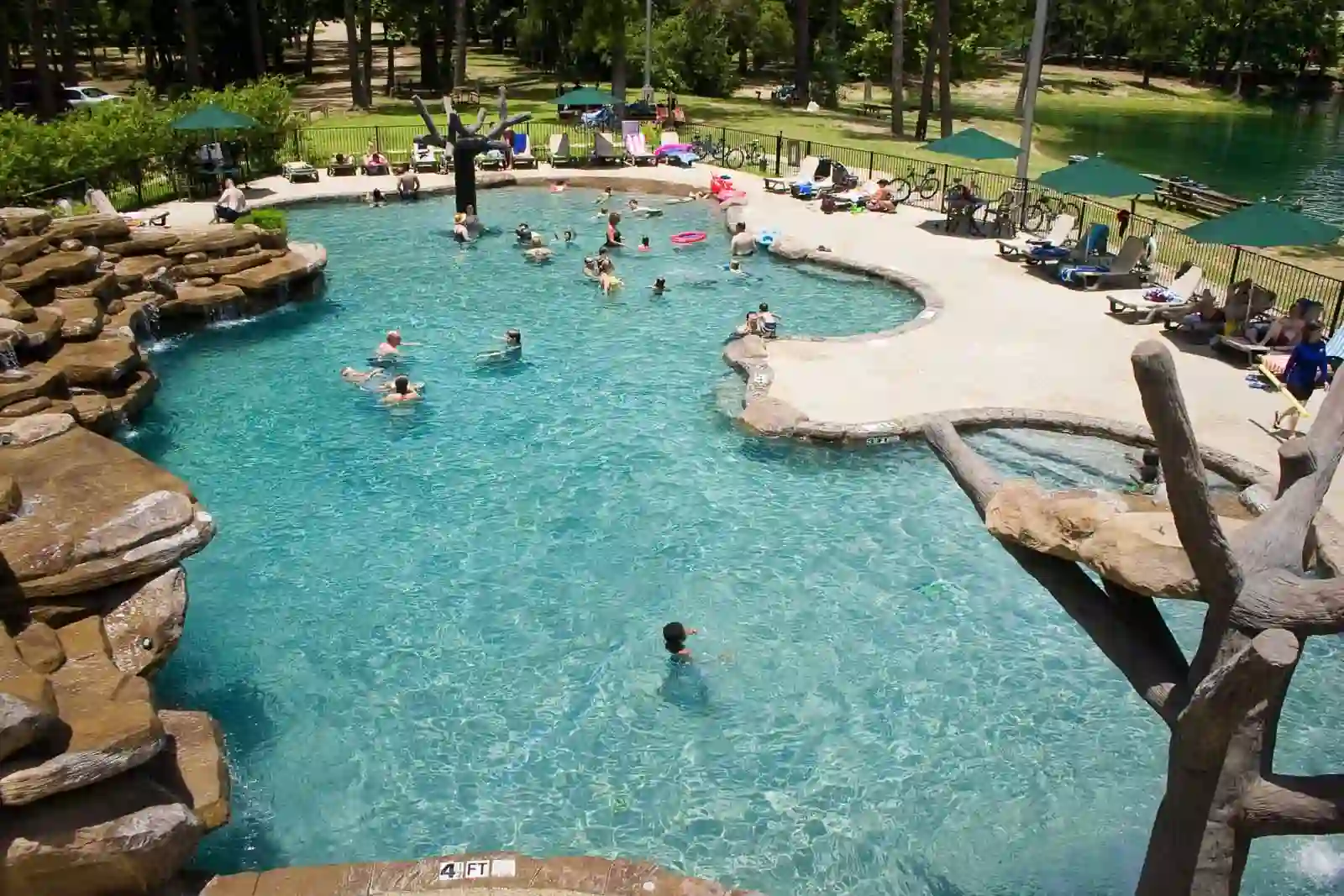 15+ Best Swimming Holes in Texas You Need to Visit 10 Chain O Lakes The Retreat at Artesian Lakes