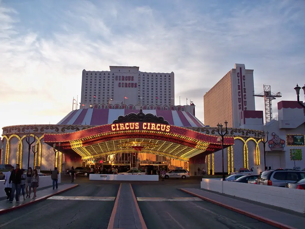 10 Hotels to Avoid in Las Vegas in 2026 (And Why Guests Keep Complaining) 1 Circus Circus Hotel Casino