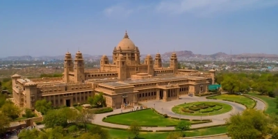 10 Palaces and Forts to Visit Across India